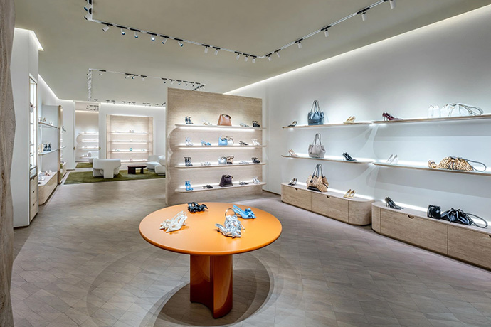 Jimmy Choo - The Avenues