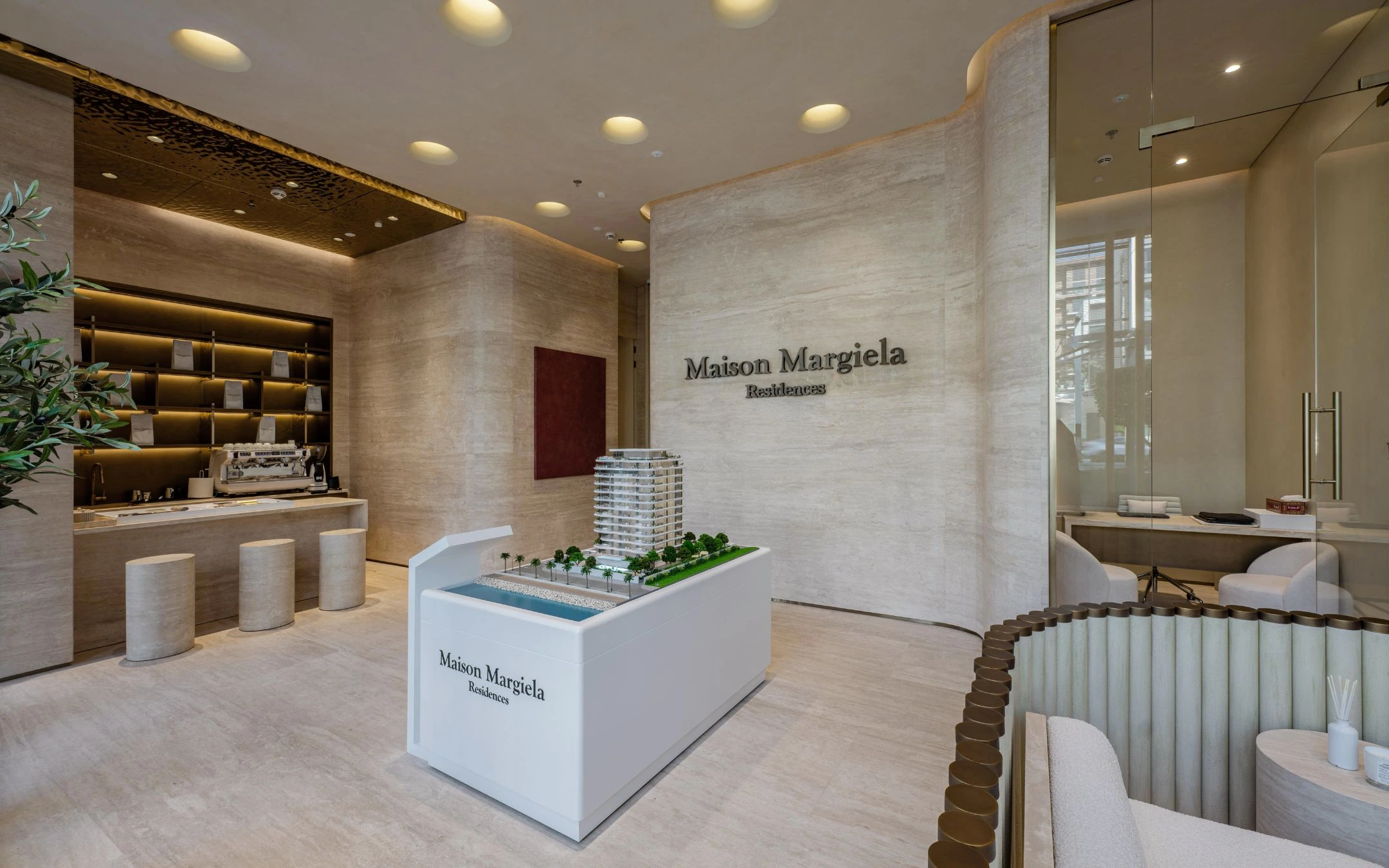 Maison Margiela - City Walk