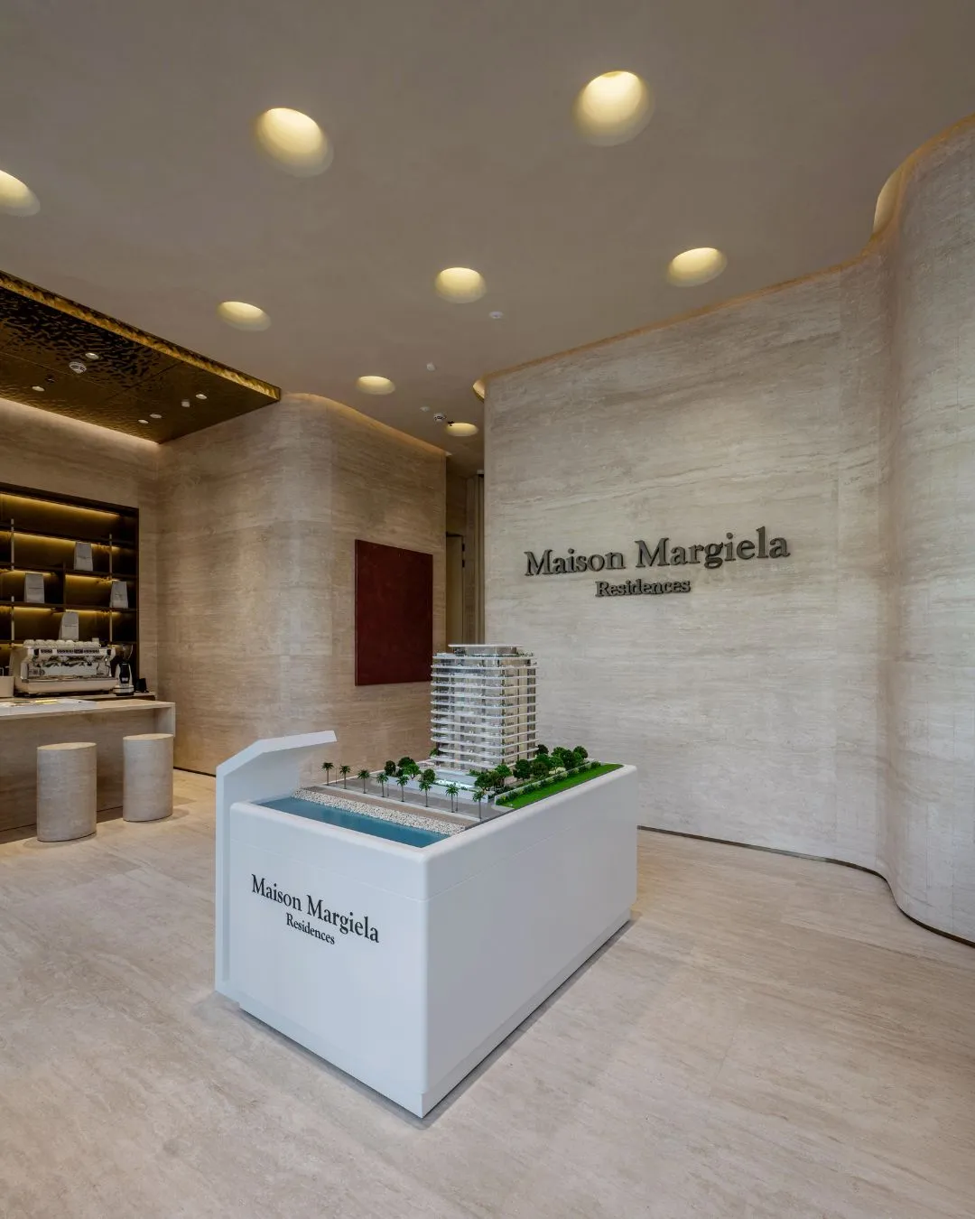 Maison Margiela - City Walk