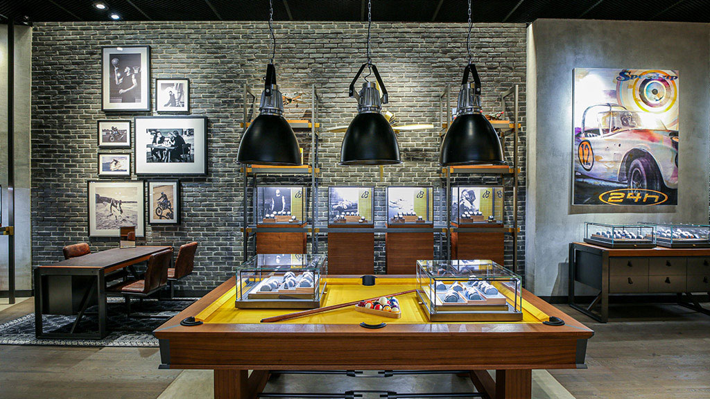 Breitling - Roshana Mall